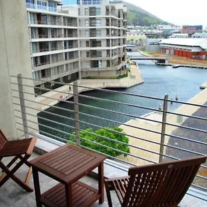 312 Harbour Bridge Apartment